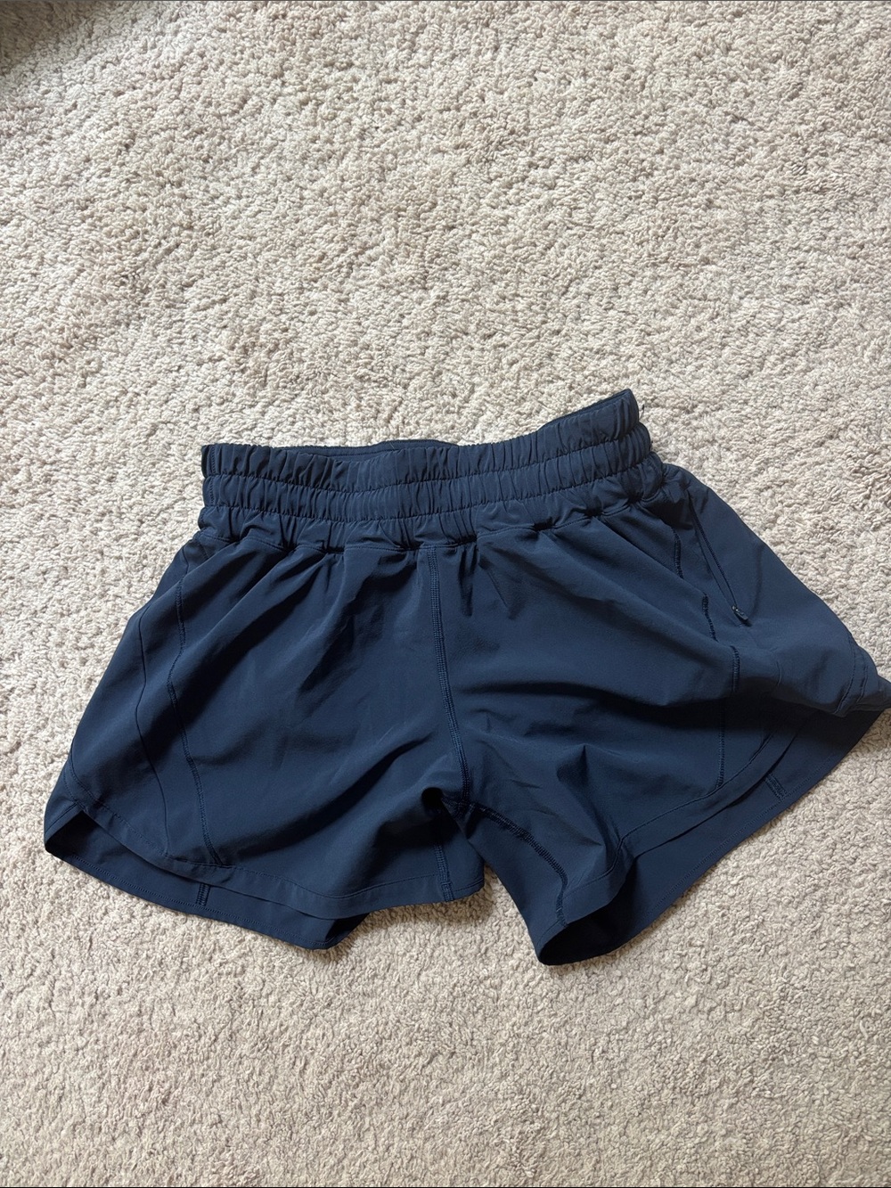 Lululemon shorts size 6